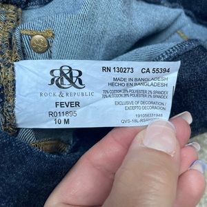 Denim Jeggings 2% spandex. Comfort and slimming combined in the perfect denim